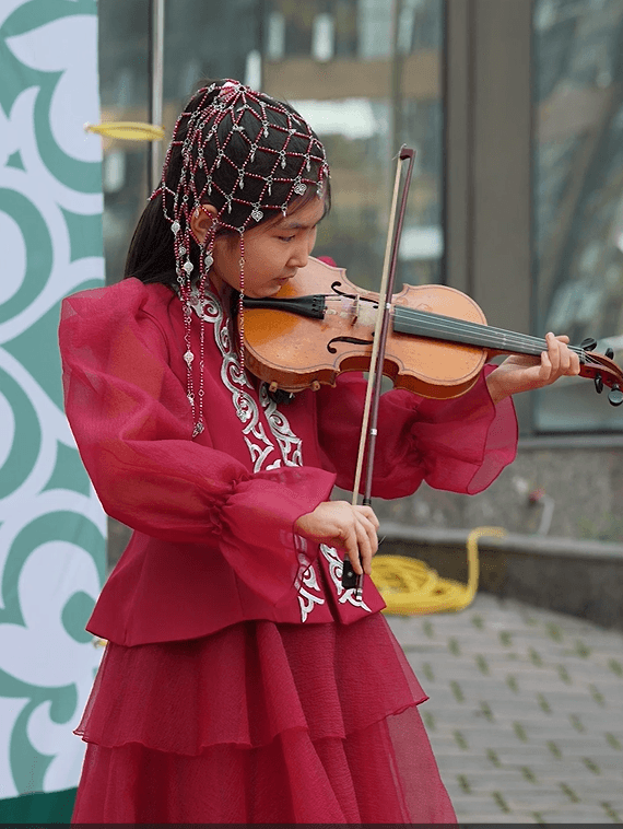 violin girl